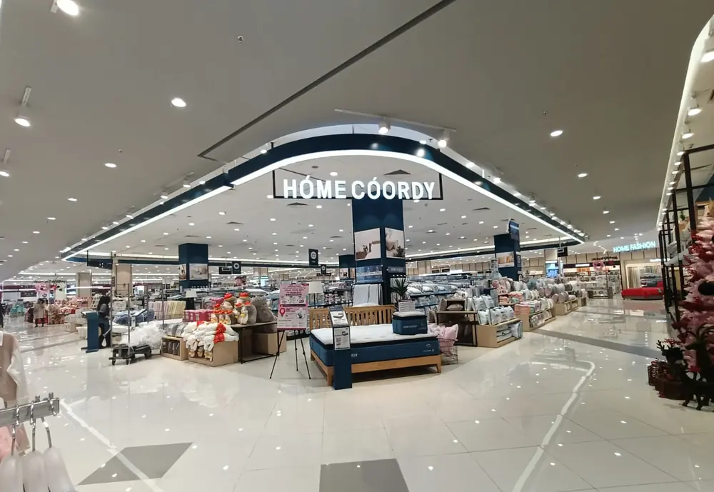AEON Bukit Indah retail floor with feature ceiling